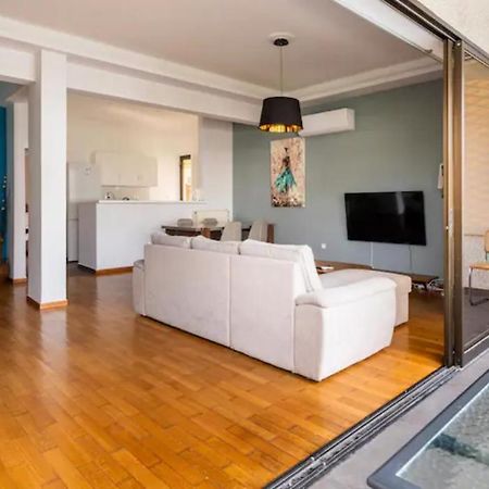Βright Walled Designed Apt In Glyfada Center Aten Exteriör bild