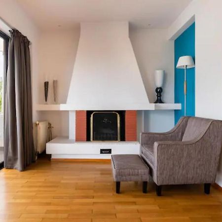 Βright Walled Designed Apt In Glyfada Center Aten Exteriör bild