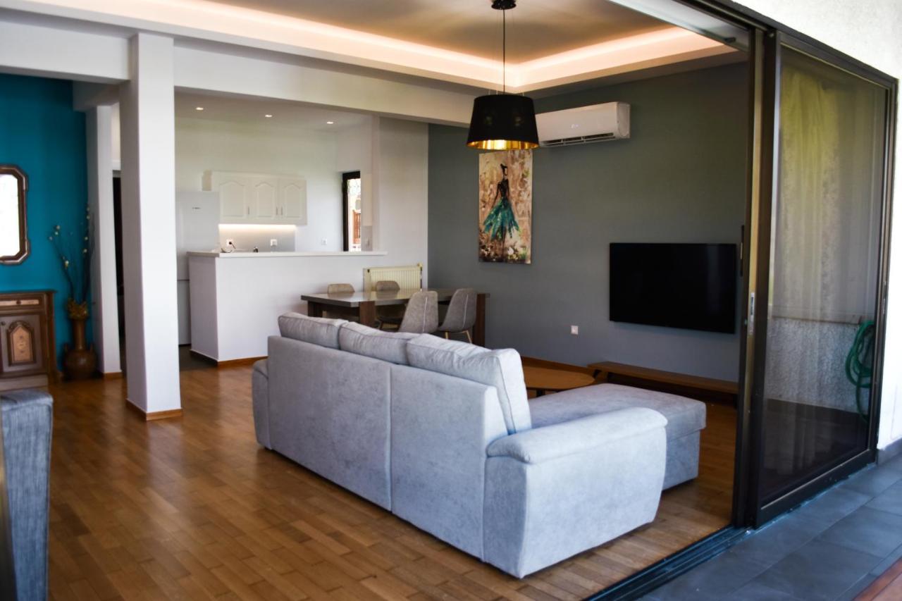 Βright Walled Designed Apt In Glyfada Center Aten Exteriör bild